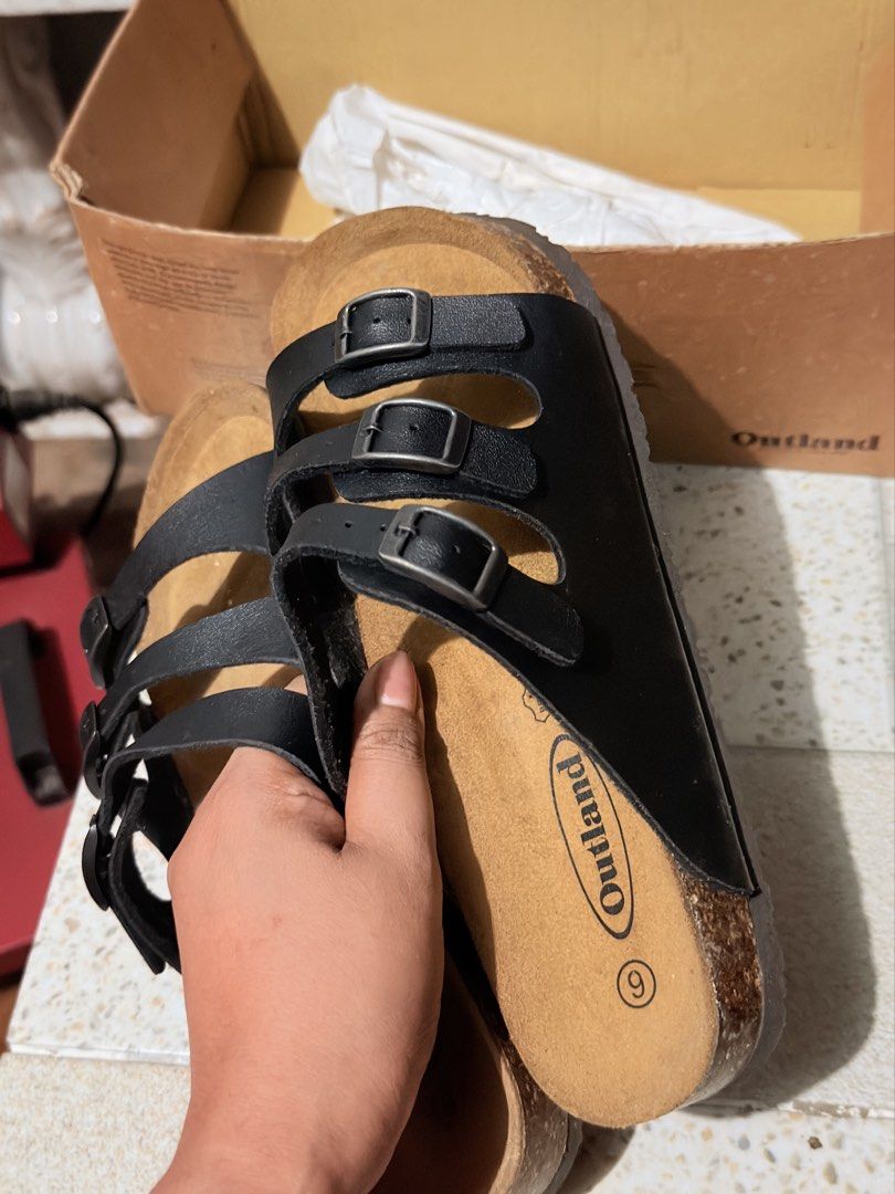 Outland Oregon Black (Category: Slippers & Slides) located in Antipolo. Submitted by pickposhbyrepob (Listing ID 1463238159, Image 2). Description: Size 6 Never used..