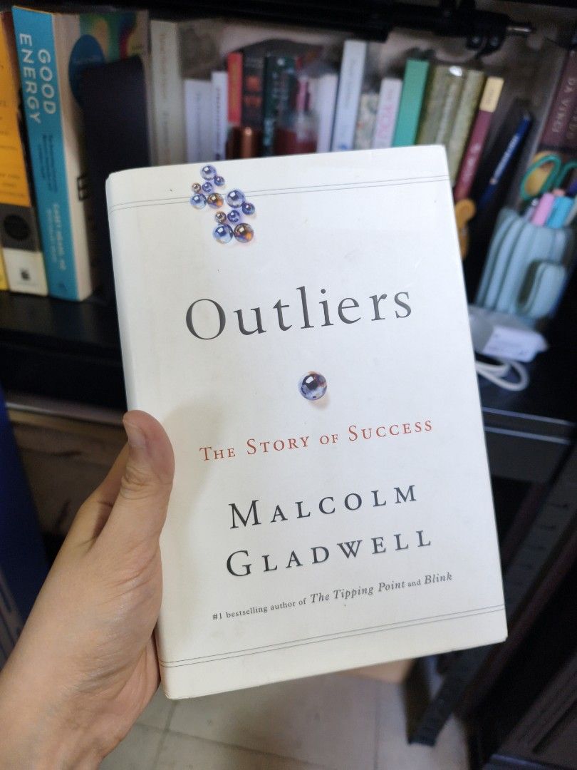 Outliers - Hardcover (Category: Storybooks) located in Bacoor. Submitted by shopherelove (Listing ID 1463165459, Image 1). Description: Like New Hardcover Courier Gogoxpress.