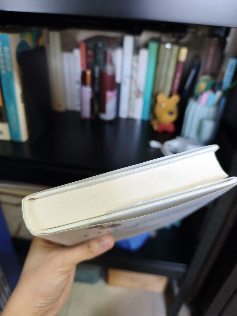 Outliers - Hardcover (Category: Storybooks) located in Bacoor. Submitted by shopherelove (Listing ID 1463165459, Image 2). Description: Like New Hardcover Courier Gogoxpress.