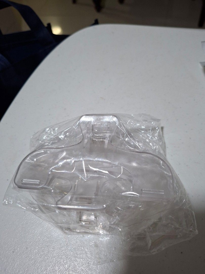 PAIR OF LARGE PLASTIC CLIPS FOR DOCUMENTS (Category: Stationery & School Supplies) located in Las Pinas. Submitted by annachiaonair2037 (Listing ID 1463262014, Image 2). Description: 1 pair for only380 sealed pa from Japan.