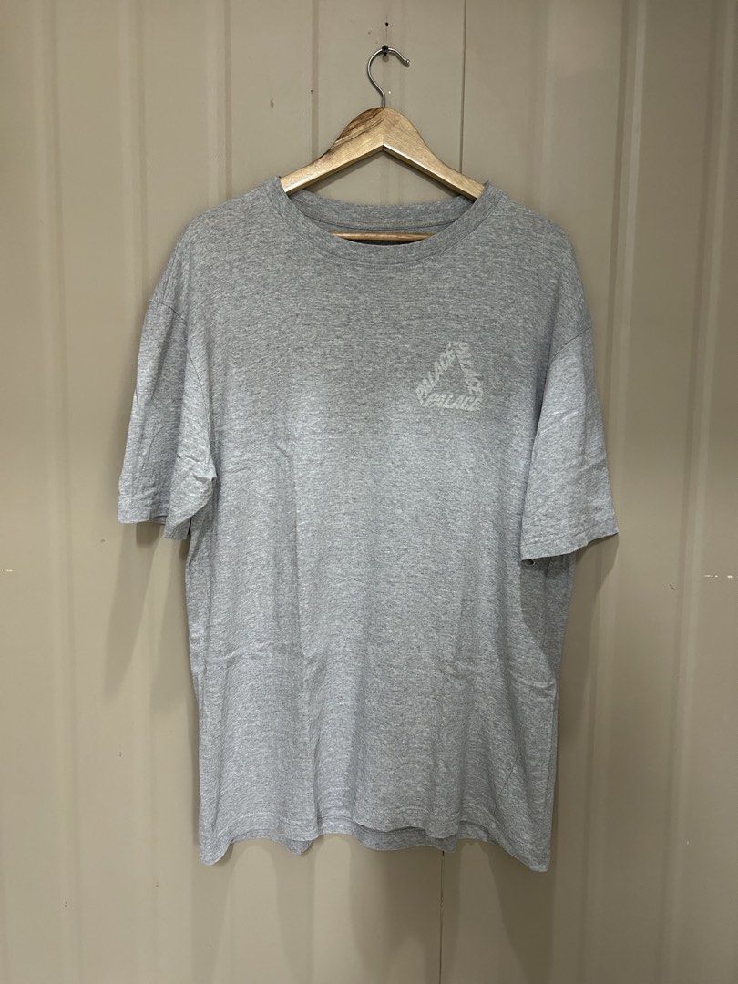 Palace - 2016 P3 Tri-Ferg Tee (Category: Tshirts & Polo Shirts ) located in Los Banos. Submitted by londunplaya (Listing ID 1463119635, Image 3). Description: XL 23x31.