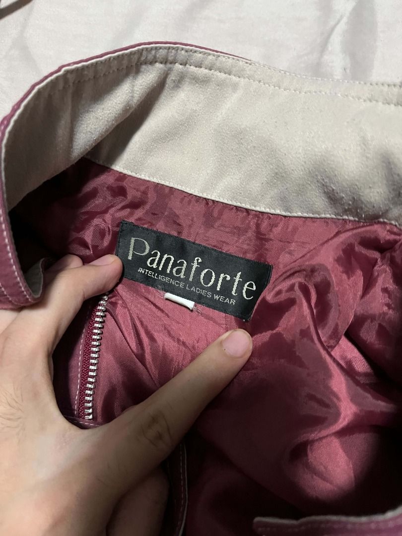 Winter Jacket (Category: Coats, Jackets and Outerwear) located in Mendez-Nunez. Submitted by franz321vi79284 (Listing ID 1463317213, Image 3). Description: - Panaforte jacket for ladies - Zipper closure - Deep pink/maroon inner lining - Light beige/cream collar - Ideal for smart casual wear PM for photos.
