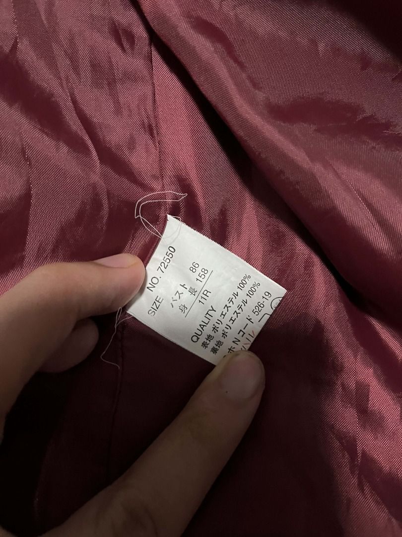 Winter Jacket (Category: Coats, Jackets and Outerwear) located in Mendez-Nunez. Submitted by franz321vi79284 (Listing ID 1463317213, Image 2). Description: - Panaforte jacket for ladies - Zipper closure - Deep pink/maroon inner lining - Light beige/cream collar - Ideal for smart casual wear PM for photos.