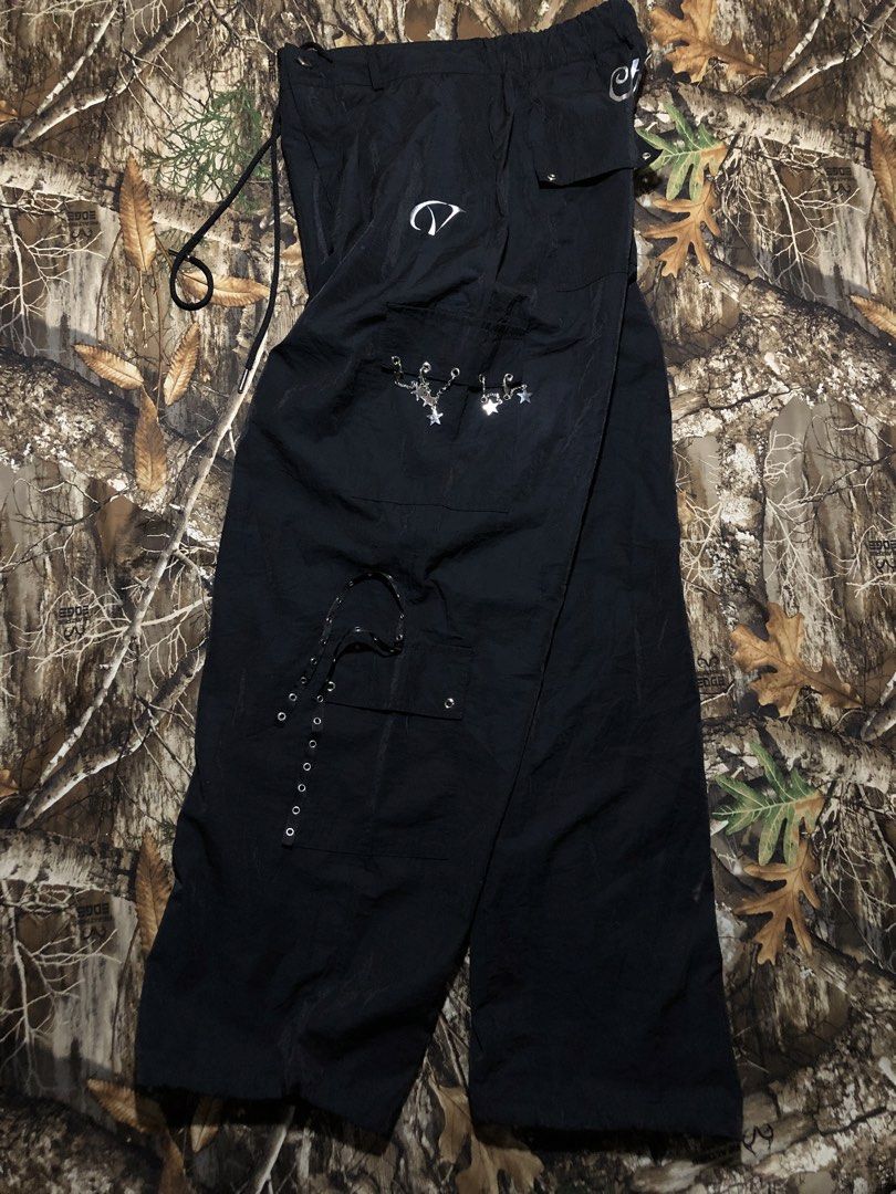 Parachute Pants (Category: Chinos) located in Manila. Submitted by carmelotorres (Listing ID 1463269744, Image 3). Description: .