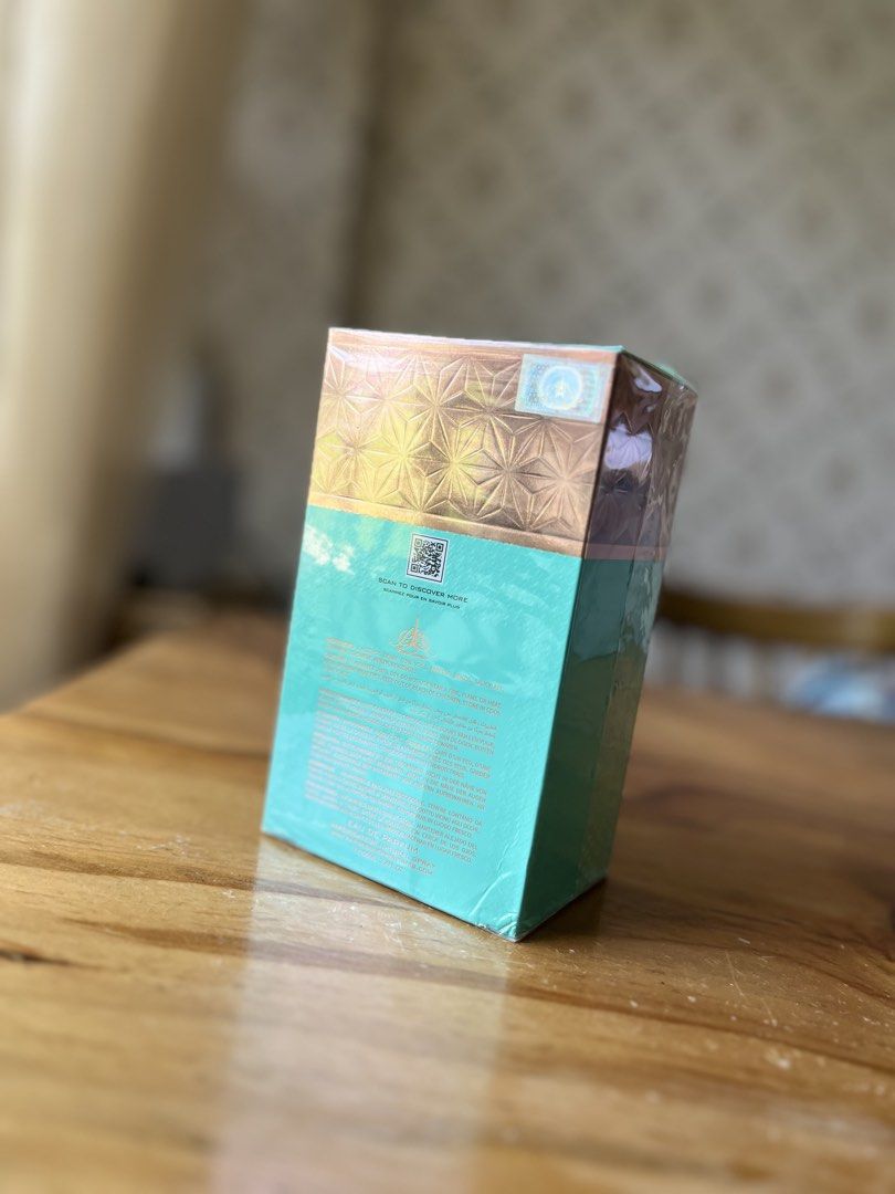 Paris Corner LIA MINYA Perfume Box (Category: Fragrance & Deodorants) located in Bacolod City. Submitted by vintage_vogue6100 (Listing ID 1463244921, Image 3). Description: - Brand: LIA MINYA by Paris Corner - Condition: Unopened - Packaging: Beautiful teal and rose gold design - Ideal for: Gifting or personal collection - Origin: Paris Corner.