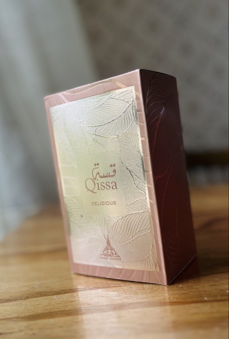 Paris Corner Qissa Delicious Eau de Parfum 100ml (Category: Fragrance & Deodorants) located in Bacolod City. Submitted by vintage_vogue6100 (Listing ID 1463204534, Image 3). Description: - few sprays missing less than 5ml - Paris Corner Qissa Delicious Eau de Parfum - 100ml bottle - Natural spray - Made in France - Features a QR code for more information - Ideal for everyday wear.