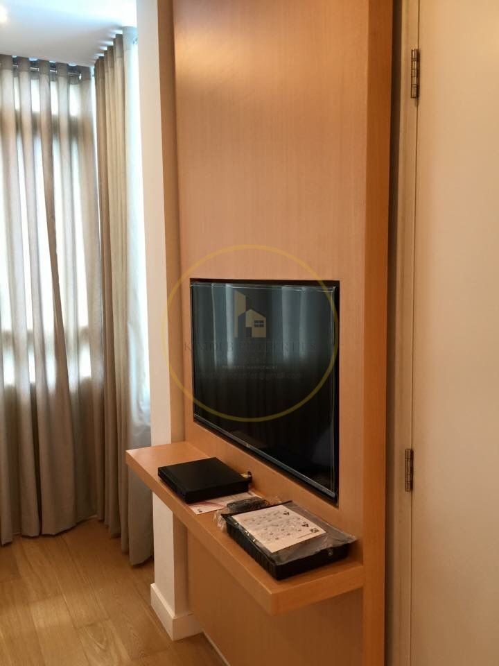 PARK TERRACES TOWER 1 STUDIO UNIT FOR LEASE (Category: Apartments & Condos) located in Makati City. Submitted by kimdlb_properties (Listing ID 1463189119, Image 3). Description: 🏙️ Experience premium urban living in this fully furnished 44sq.m. studio apartment at Park Terraces Tower 1. Located on the 5th floor, this spacious unit offers a seamless blend of luxury, comfort, and convenience right in the heart of Makati Unit Details: Property: Par
