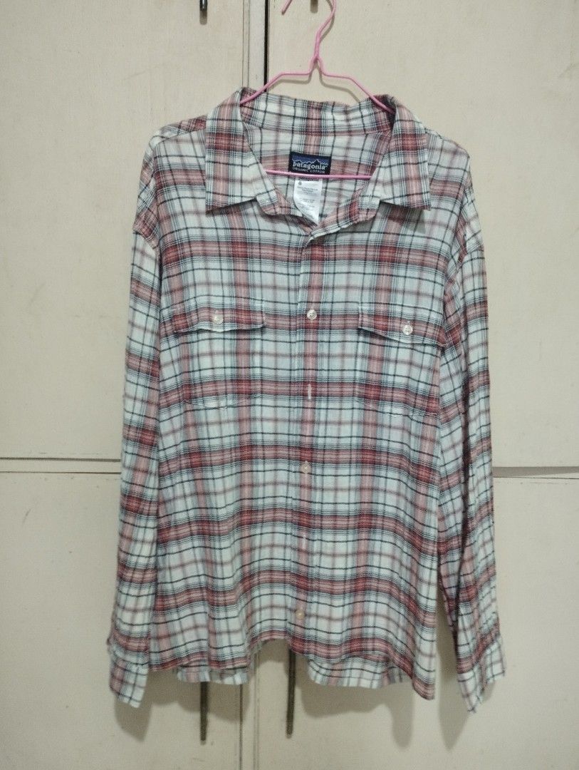 Patagonia (Category: Tshirts & Polo Shirts ) located in San Fernando. Submitted by nerosales (Listing ID 1463178414, Image 1). Description: Patagonia Button Down Shirt Large width 24 inches armpit to armpit length 26 inches 400 pesos only SM City Pampanga shipping: J&T Payment: Gcash NO COD / NO COP.