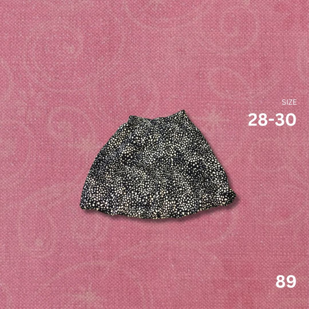 PATTERN BLACK SKIRT (Category: Skirts) located in Manila. Submitted by j.saell (Listing ID 1463218353, Image 1). Description: Size: 28-30 waist inches Used once Loc: Sampaloc, Manila MOD: Meet up/Lalamove/J&T MOP: Cash/Gcash/MariBank.
