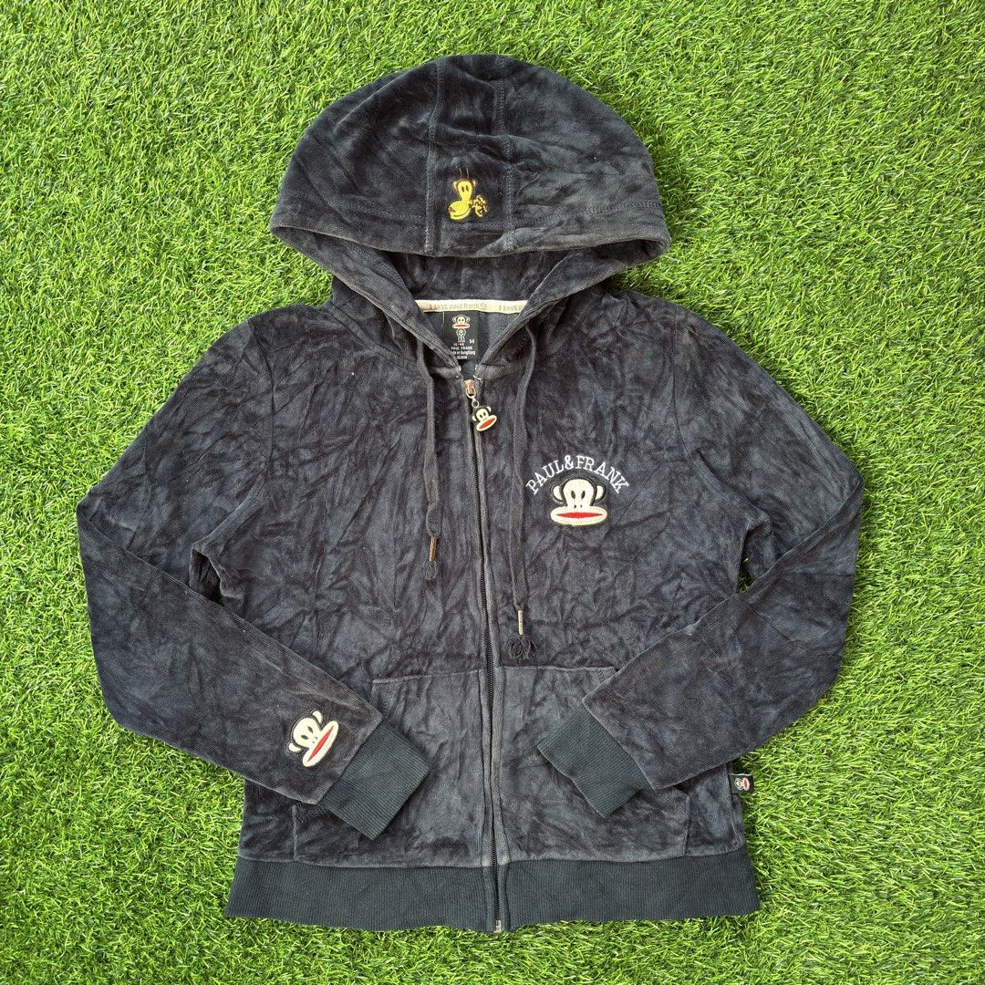 Paul frank velour jacket (Category: Coats, Jackets and Outerwear) located in Legazpi City. Submitted by lover0se (Listing ID 1463249825, Image 1). Description: Paul frank velour jacket inspo • lightly used • small • armpit to armpit 18.5” • lenght 21”.