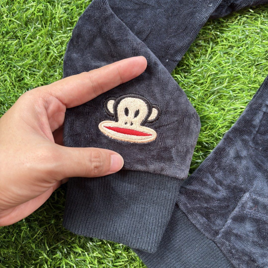Paul frank velour jacket (Category: Coats, Jackets and Outerwear) located in Legazpi City. Submitted by lover0se (Listing ID 1463249825, Image 3). Description: Paul frank velour jacket inspo • lightly used • small • armpit to armpit 18.5” • lenght 21”.