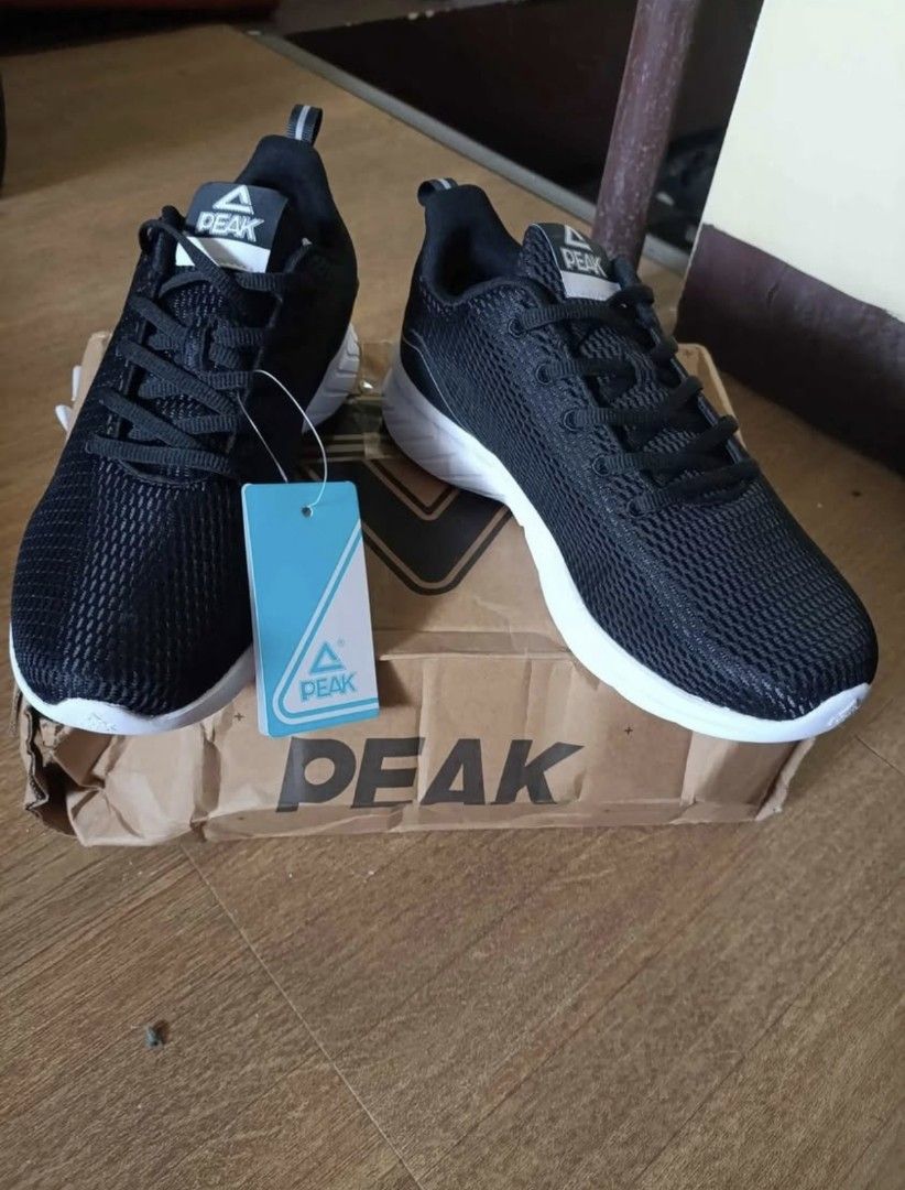 PEAK Black Mesh Running Shoes Sneakers (Category: Sneakers) located in San Jose del Monte. Submitted by jenmallari_ (Listing ID 1463125893, Image 2). Description: Brandnew Peak Casual Running Shoes Size 6.5 🏷️ 1K ✅ Perfect pang regalo 😊 ✅ Brand new 📍Muzon, SJDM, Bulacan.