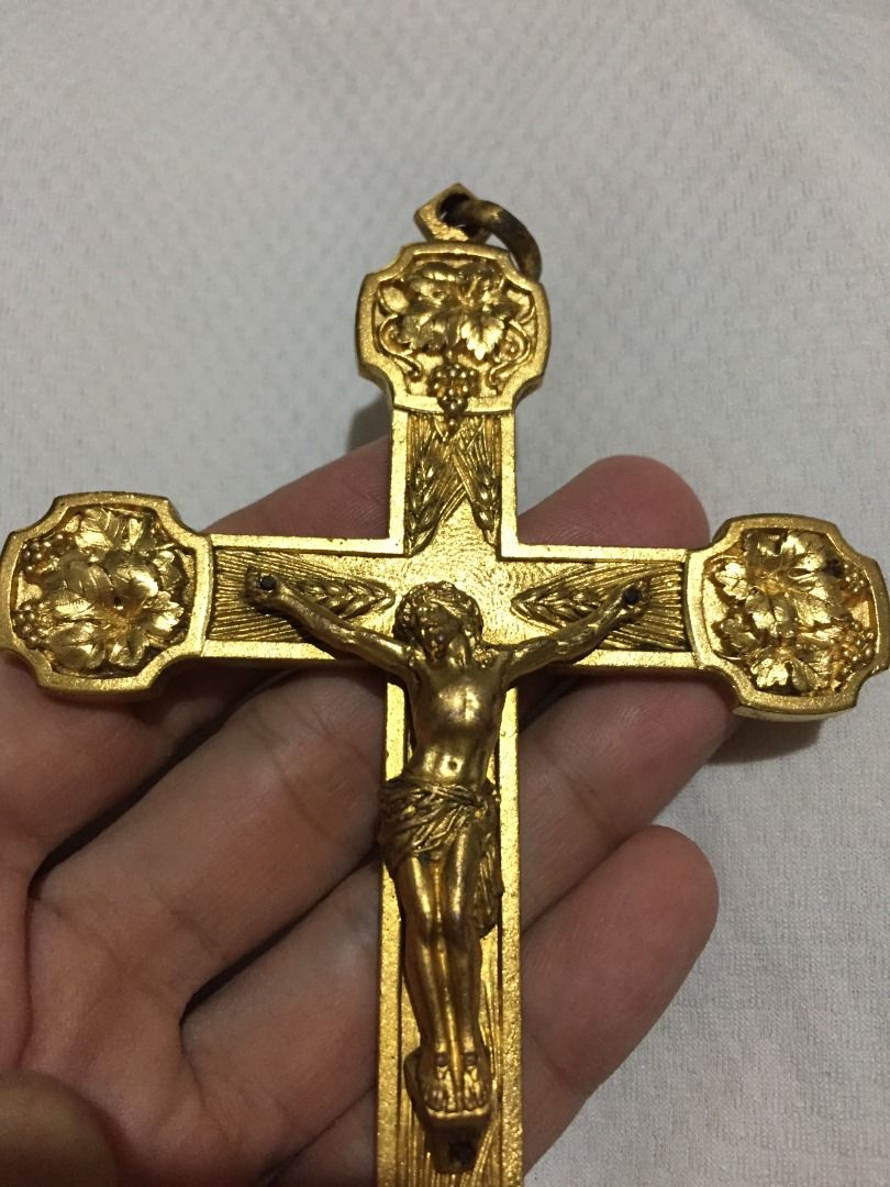Pectoral Cross (Category: Everything Else Others) located in Makati City. Submitted by otterdandelion (Listing ID 1463275304, Image 2). Description: Vintage Pectoral Cross from France 5.5 inches x 3.5 inches.