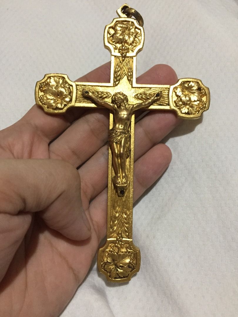 Pectoral Cross (Category: Everything Else Others) located in Makati City. Submitted by otterdandelion (Listing ID 1463275304, Image 3). Description: Vintage Pectoral Cross from France 5.5 inches x 3.5 inches.