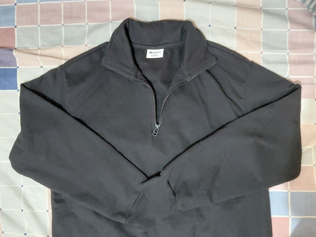 Penshoppe Black Half Zip Sweater (Category: Coats, Jackets and Outerwear) located in Manila. Submitted by plath-itudes (Listing ID 1463171270, Image 3). Description: still in very good condition! - size S on tag, but can fit up to M - with stand-up collar, half zipper, ribbed cuffs and hem - when worn available upon request.