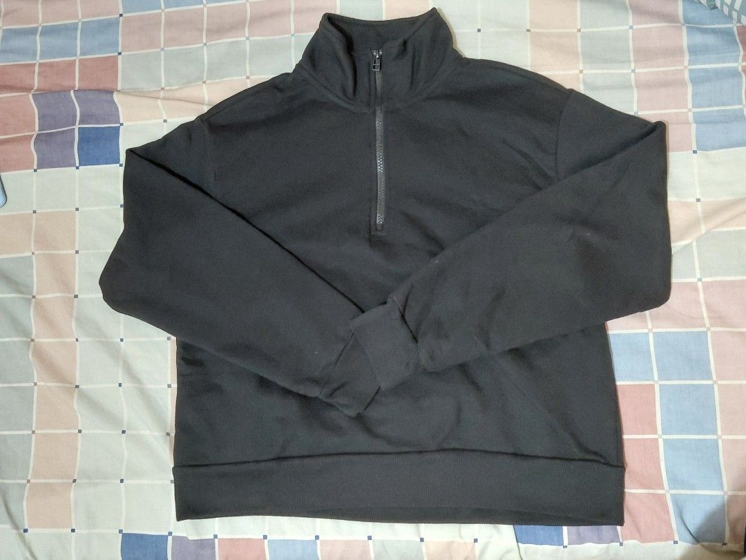 Penshoppe Black Half Zip Sweater (Category: Coats, Jackets and Outerwear) located in Manila. Submitted by plath-itudes (Listing ID 1463171270, Image 2). Description: still in very good condition! - size S on tag, but can fit up to M - with stand-up collar, half zipper, ribbed cuffs and hem - when worn available upon request.