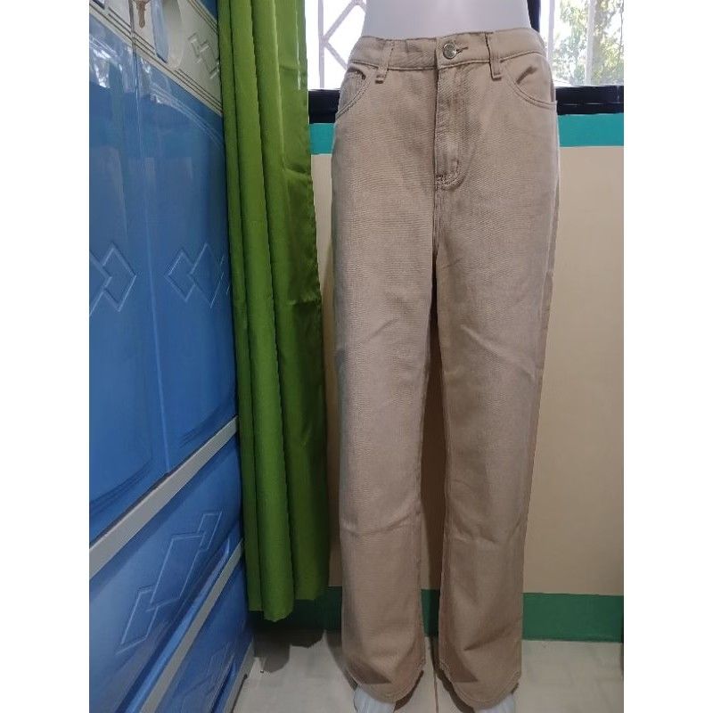 Penshoppe trousers (Category: Other Bottoms) located in Naguilian. Submitted by impulsive.buyer02 (Listing ID 1463160097, Image 2). Description: medium.