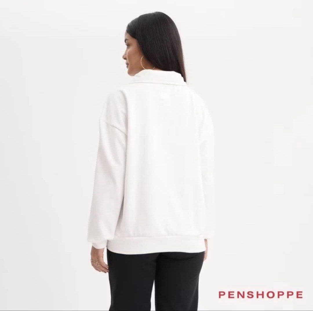 Penshoppe White Half Zip Pullover Sweatshirt (Category: Coats, Jackets and Outerwear) located in Quezon City. Submitted by gg.finds (Listing ID 1463151041, Image 3). Description: - worn twice only but a fave! super stylish and comfy - orig price is 700-1000 - size is XS on tag but fits Small, Medium, to Large! - color is White with Burgundy logo - rfs: decluttering.