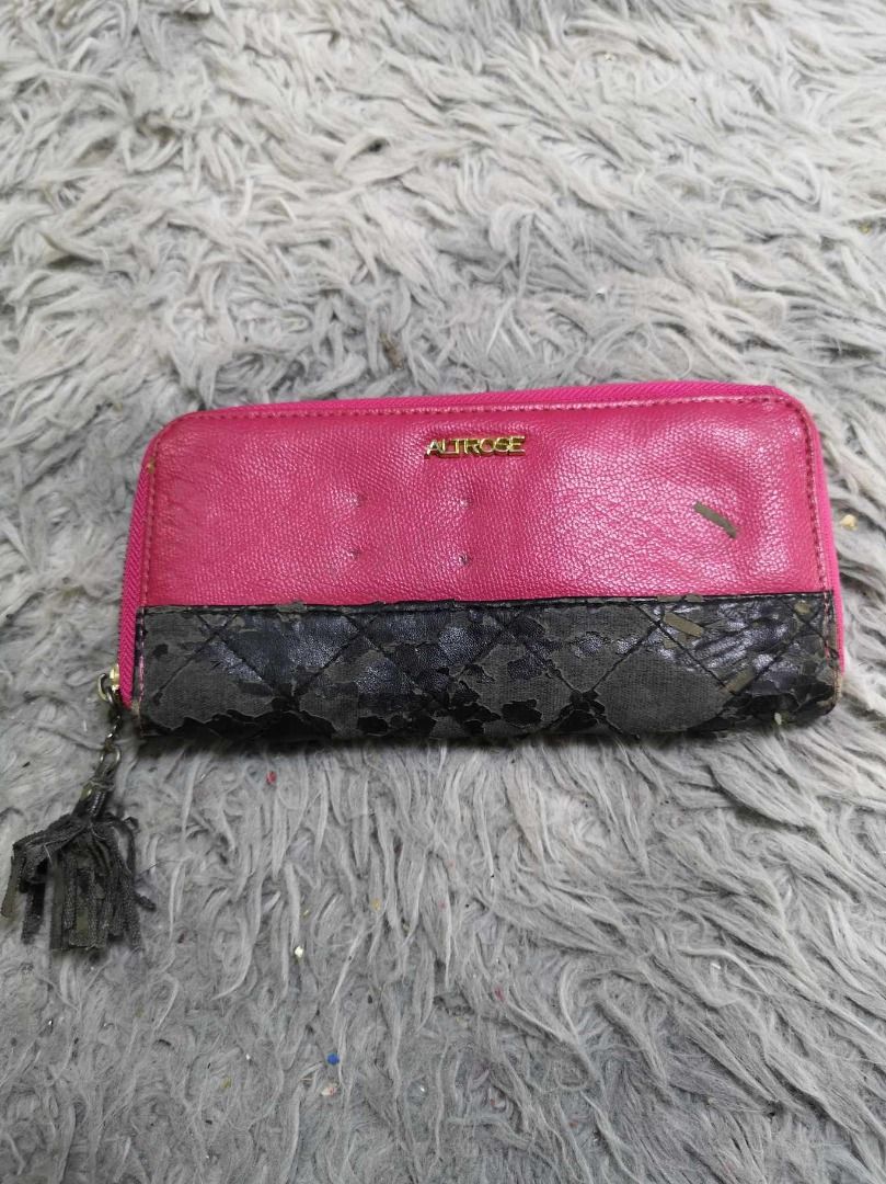 Pink & Black Zip Around Long Wallet (Category: Wallets & Card holders) located in Santa Cruz. Submitted by jmy_surplus.2 (Listing ID 1463125188, Image 1). Description: Size ; L - 4.5 W - 8.4 Color ; Pink , Black Type ; Wallet Brand ; No brand Material ; Leather Style ; Zipper Closure Long Wallet With Coin Compartment LR 129 JMY 3 Batch #223.