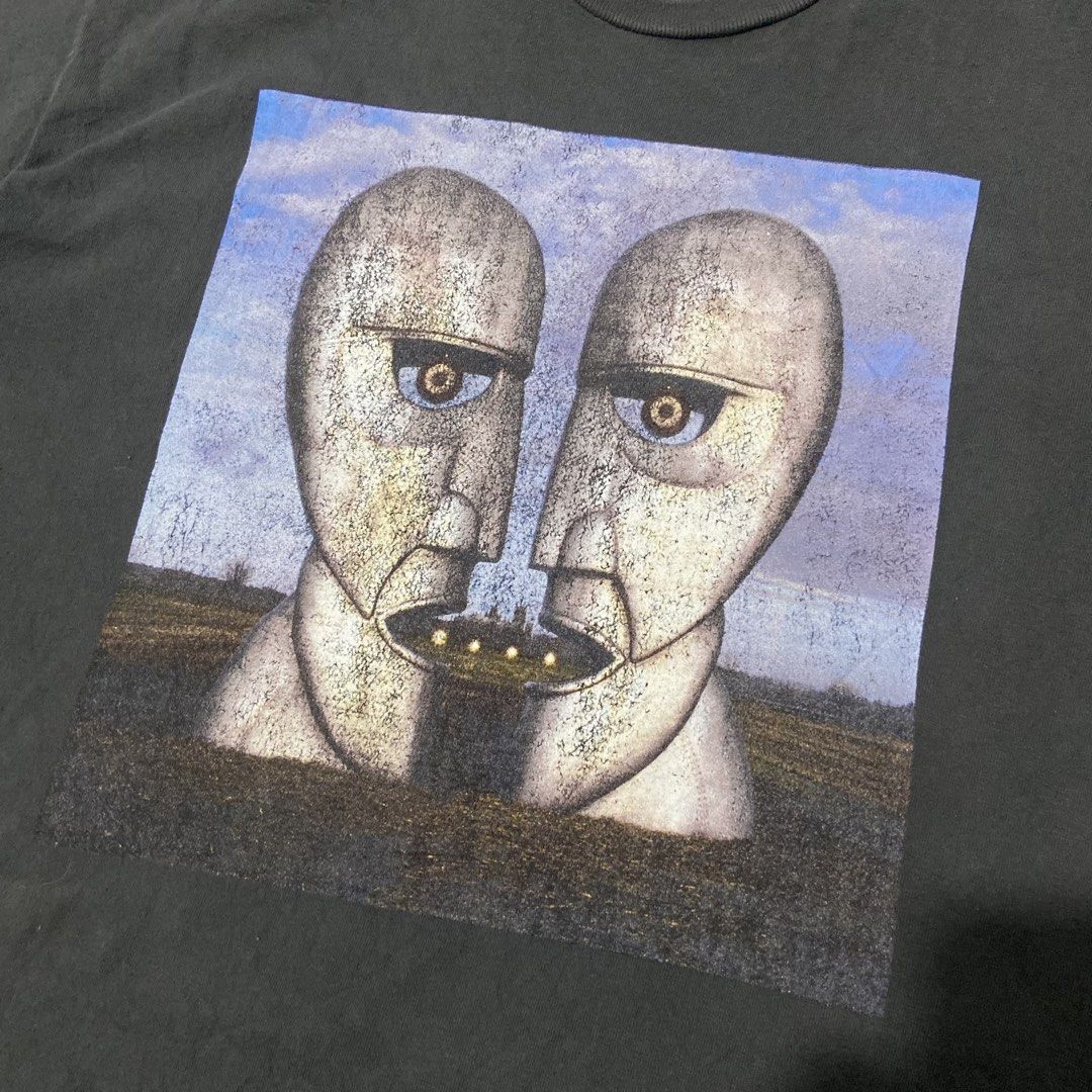 Pink Floyd (Category: Tshirts & Polo Shirts ) located in Batangas. Submitted by hanz.dodge (Listing ID 1463268715, Image 3). Description: Pink Floyd 📌22 Width / 29 Length (Large Best fit) 📌9/10 Color Rate 📌No Major Flaws🙅🏻‍♂️ 📌Excellent Condition 🏷️399.
