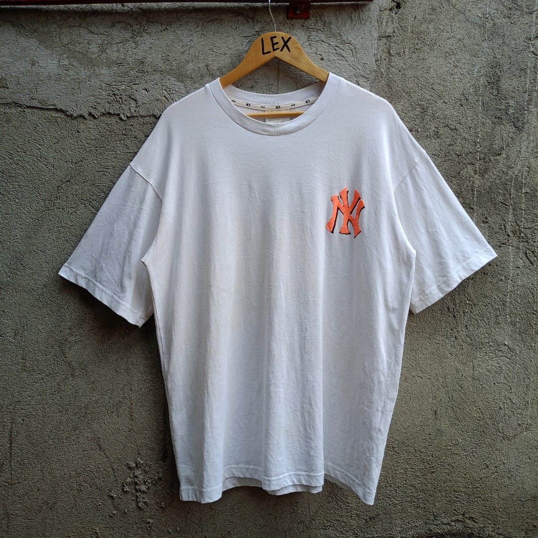 PLAY MLB YANKEES WHITE (Category: Tshirts & Polo Shirts ) located in Koronadal. Submitted by thriflex.29 (Listing ID 1463274184, Image 1). Description: PLAY MLB YANKEES WHITE Size On Tag: Medium Measurements: Width 24 Length 30 Condition: 9/10 - Excellent Colorate: 9/10 No Issue Mine: 250.