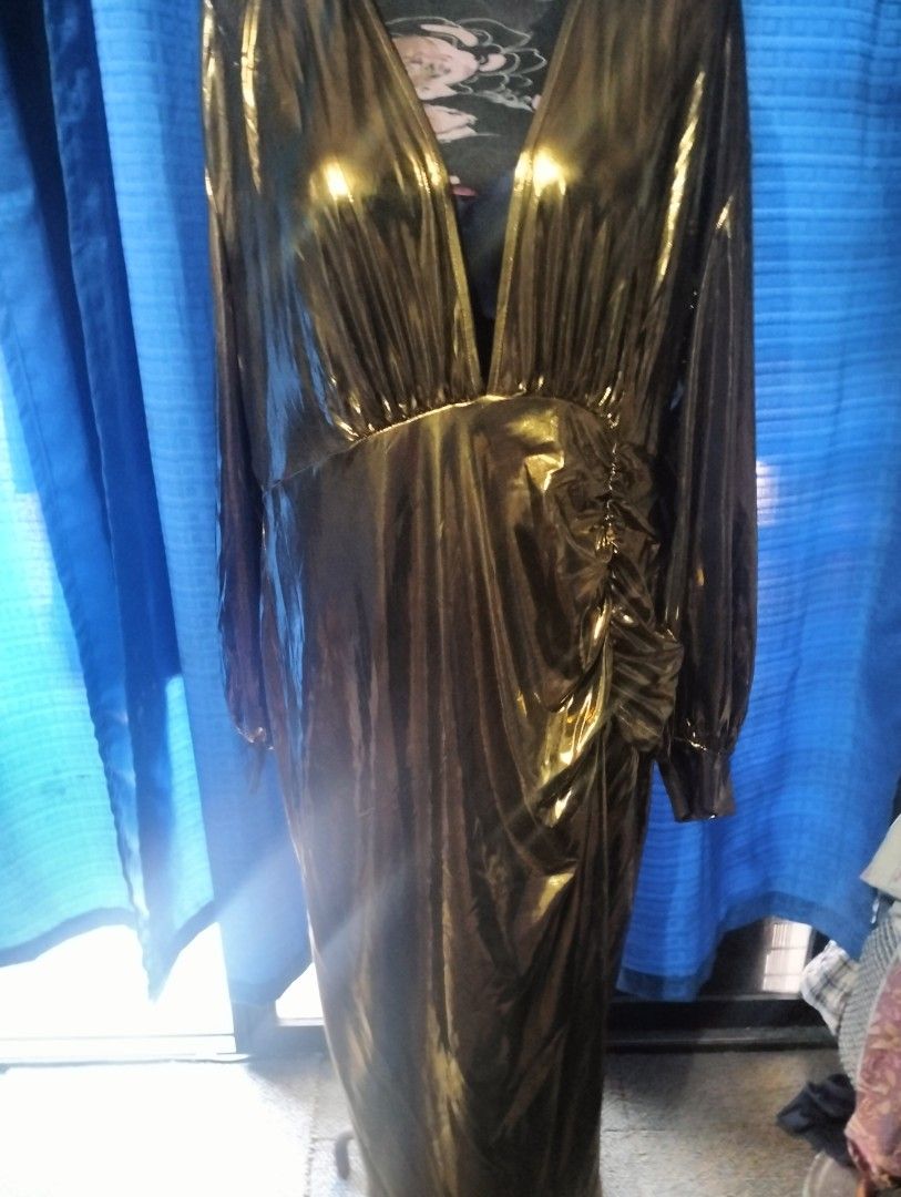 Plus size Gold dress (Category: Evening dresses & gowns) located in Pasig City. Submitted by iamblessed88 (Listing ID 1461594358, Image 3). Description: Rare finds plus size Gold dress Onhand lalamove and J&T shipping Nationwide location: PASIG MOP: Gcash/Maya/Maribank/.