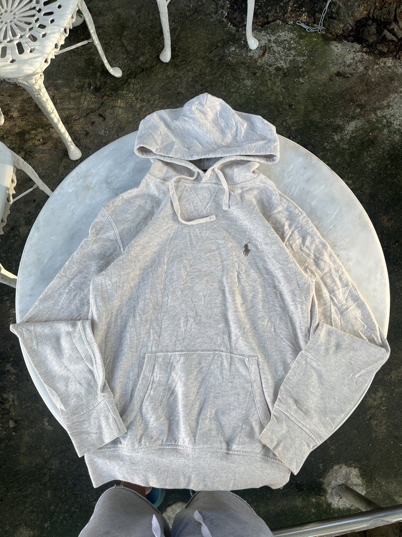 POLO RALPH LAUREN HOODIE (Category: Coats, Jackets and Outerwear) located in Manila. Submitted by tvrfinds (Listing ID 1463258747, Image 2). Description: POLO RALPH LAUREN HOODIE Size XS on tag Dimes: W - 19 L - 25 -Unisex -Authentic -Color rate: 9.8/10 -No issue -Needs wash only -Excellent to As new.