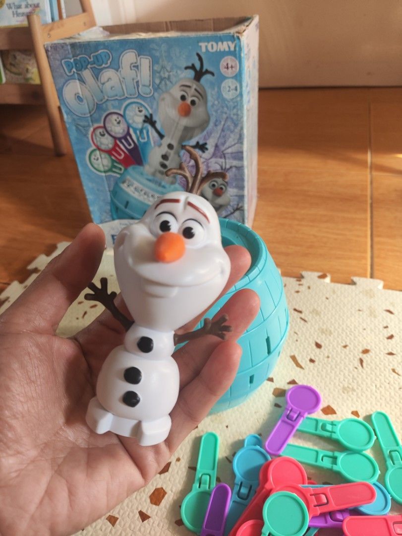 Pop-Up Olaf ⛄ (Category: Vintage Collectibles) located in Taguig. Submitted by cleanupmomma (Listing ID 1463226933, Image 3). Description: Please take time to read ❤️ Big Olaf Barrel Keys are complete and with box so fun for little kids game wyiwyg.