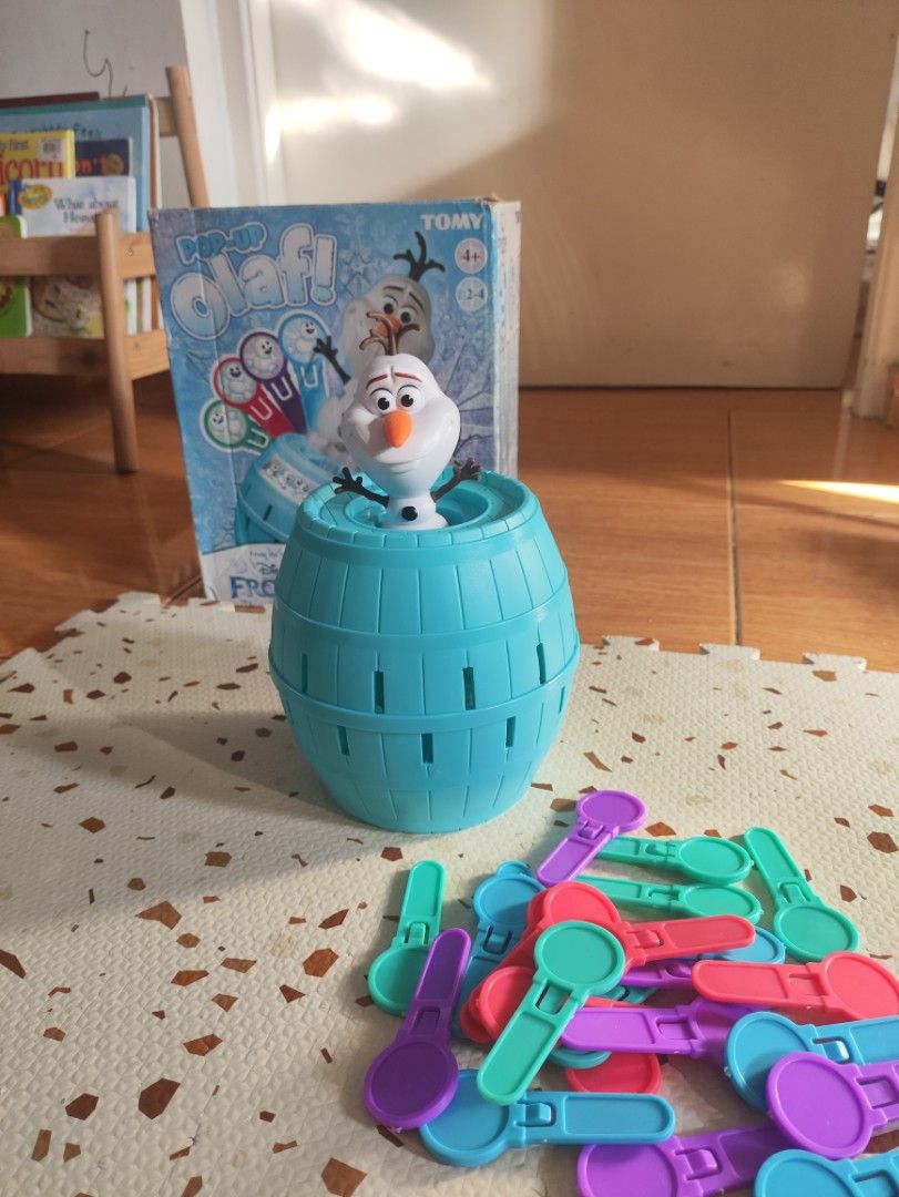 Pop-Up Olaf ⛄ (Category: Vintage Collectibles) located in Taguig. Submitted by cleanupmomma (Listing ID 1463226933, Image 1). Description: Please take time to read ❤️ Big Olaf Barrel Keys are complete and with box so fun for little kids game wyiwyg.