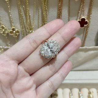 (Category: ) located in . Submitted by curatedbykhy (Listing ID 1459325217, Image 1). Description: .