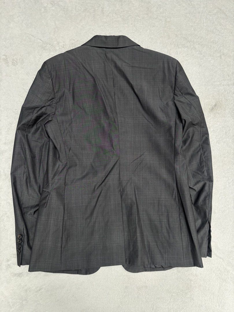 Prada Blazer (Category: Coats, Jackets and Outerwear) located in Baguio. Submitted by thecollector2600 (Listing ID 1463292028, Image 2). Description: M- L 20” x 28.5”.