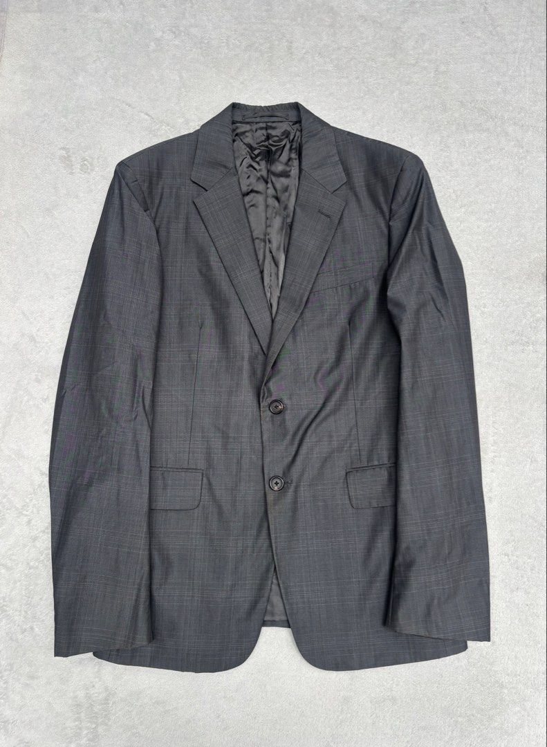 Prada Blazer (Category: Coats, Jackets and Outerwear) located in Baguio. Submitted by thecollector2600 (Listing ID 1463292028, Image 1). Description: M- L 20” x 28.5”.