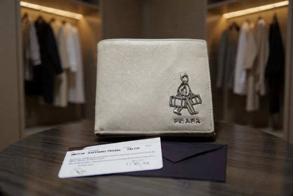 Prada White Bi-fold Wallet (Category: Luxury Bags & Wallets) located in Davao. Submitted by nomadfits (Listing ID 1463250472, Image 1). Description: Decluttering some personal items Location: Davao All items plus sf via lbc Includes box.