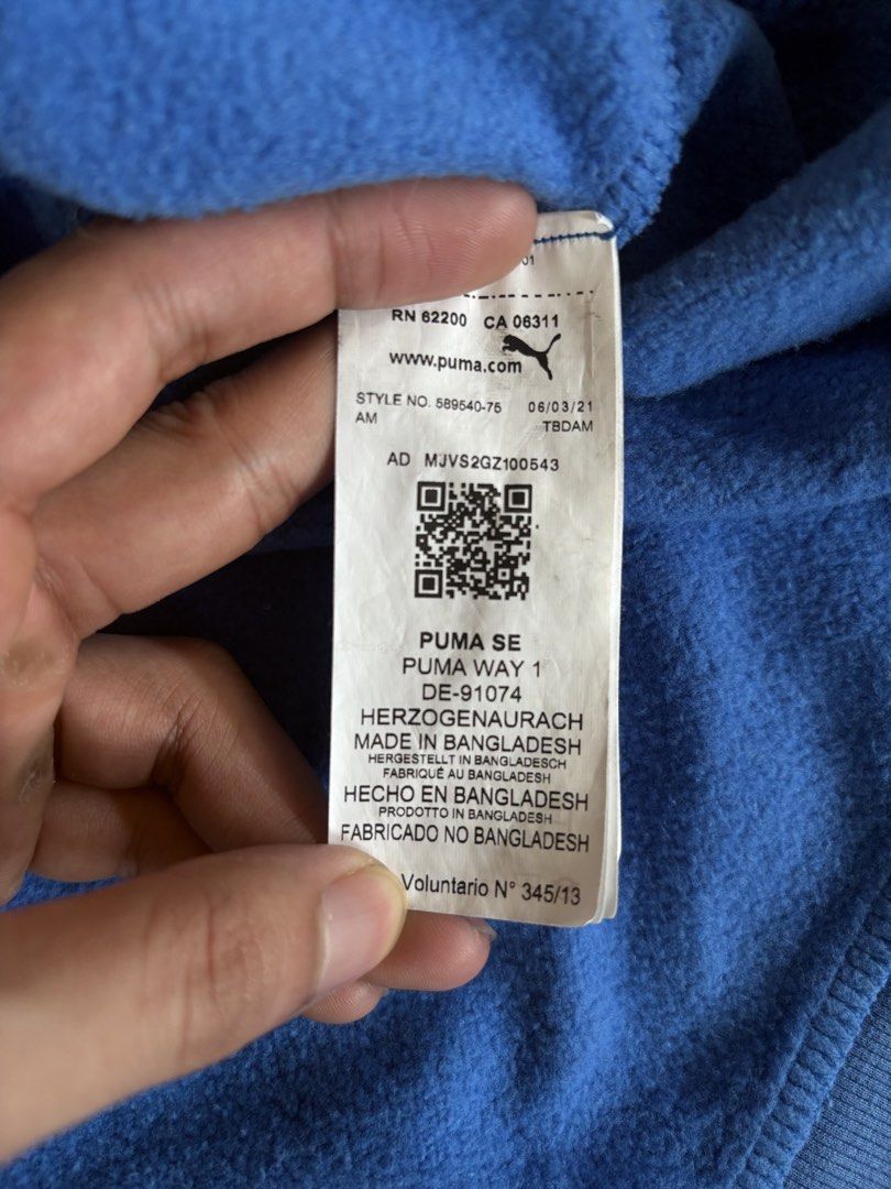 PRE-LOVED BRANDED HOODIE (Category: Coats, Jackets and Outerwear) located in Ozamiz City. Submitted by saitofinds (Listing ID 1463263159, Image 3). Description: PRE-LOVED HOODIES🤩 All are negotiable Condition 9/10 Add sf Pm for inquiries📩 📍Ozamiz City.