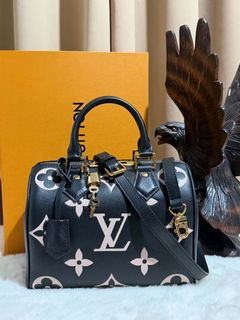 (Category: ) located in . Submitted by bagsandshoesmanymore (Listing ID 1463271570, Image 1). Description: .