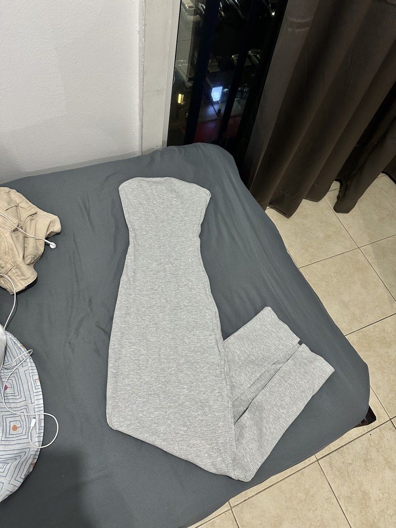 preloved women clothes (Category: Dresses) located in Caloocan City. Submitted by ddonvince (Listing ID 1463252216, Image 2). Description: zara white satin corset - 350 gray dress (never used) - 450 black corset - 450 all small.