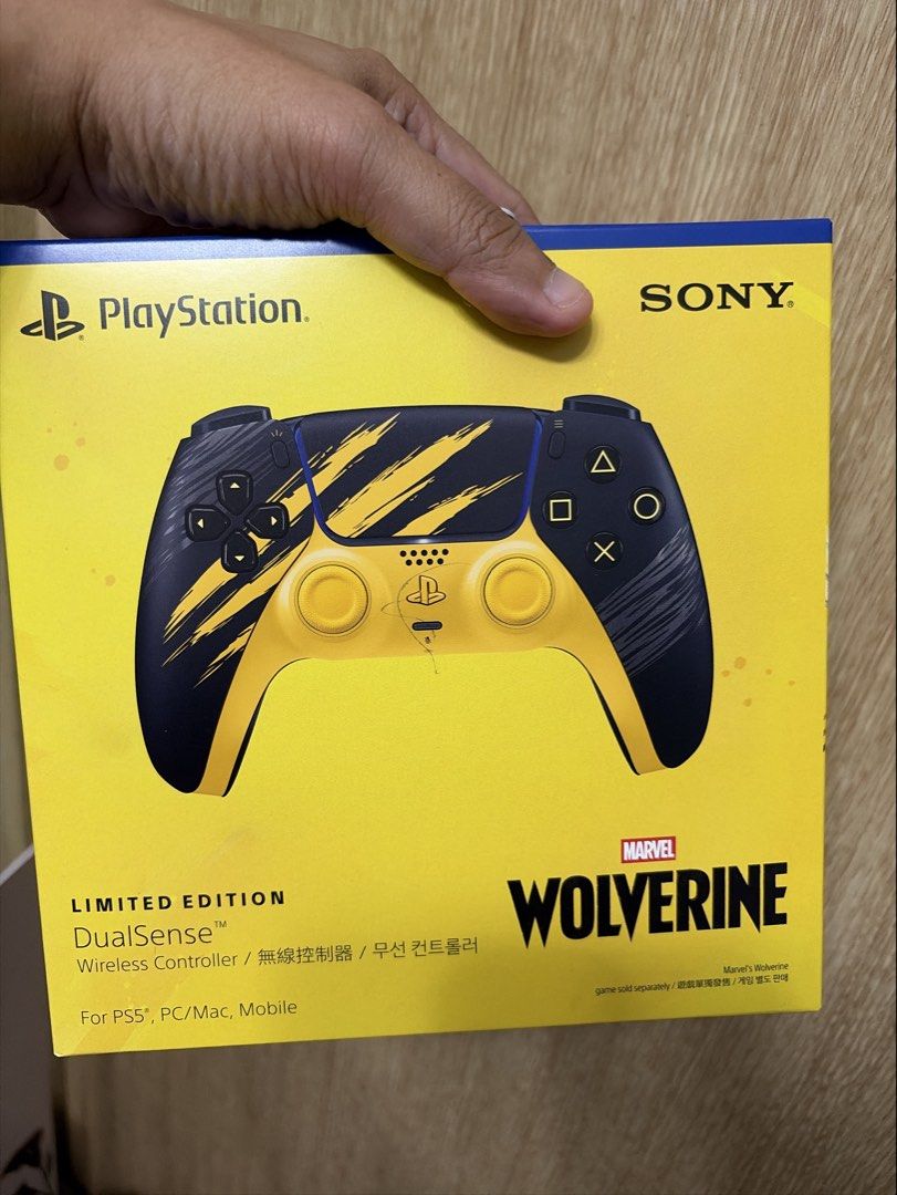 PS5 controller wolverine limited edition (Category: Controllers) located in Famy. Submitted by crossover14 (Listing ID 1462070542, Image 1). Description: Brand new sealed wolverine limited edition Selling extra 1 piece from my preorder .