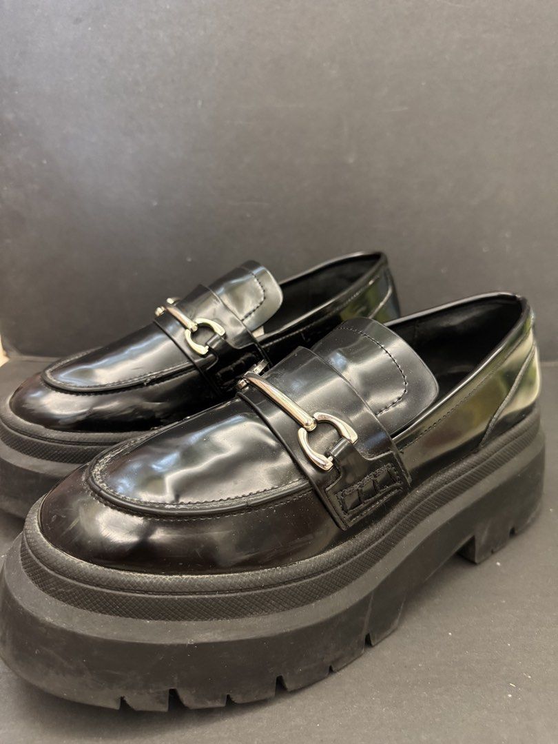 Pull & Bear （分類：Loafers）位於 Hong Kong。 由 superfun888 提交（商品編號 1463235735，圖片 5）。簡介： Pull & Bear Size 38 快要優先。