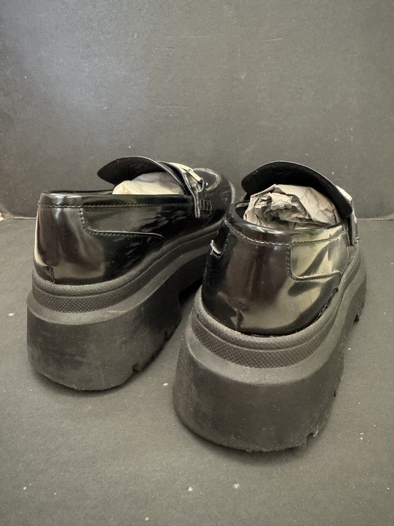 Pull & Bear （分類：Loafers）位於 Hong Kong。 由 superfun888 提交（商品編號 1463235735，圖片 4）。簡介： Pull & Bear Size 38 快要優先。