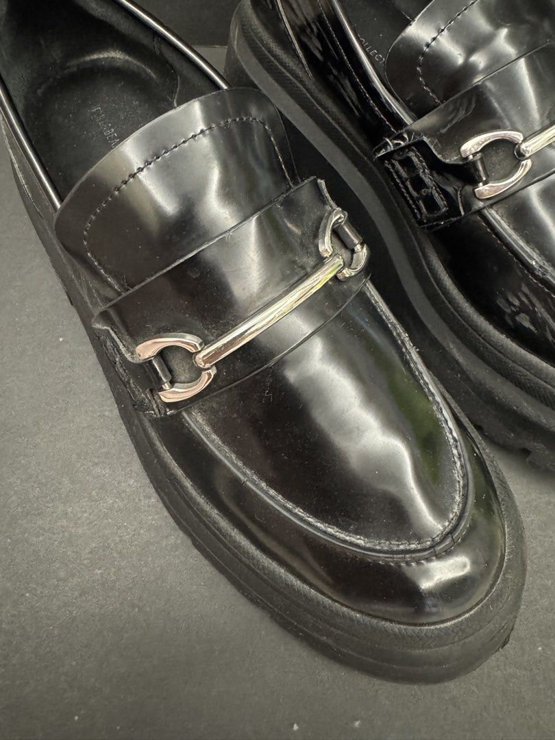 Pull & Bear （分類：Loafers）位於 Hong Kong。 由 superfun888 提交（商品編號 1463235735，圖片 2）。簡介： Pull & Bear Size 38 快要優先。