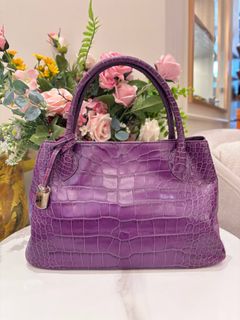 (Category: ) located in . Submitted by watchluxury888 (Listing ID 1463234829, Image 1). Description: .