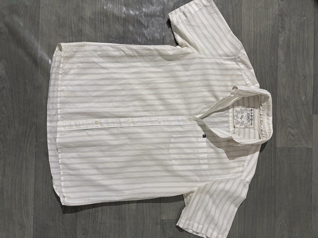 Quicksilver button up polo (Category: Tshirts & Polo Shirts ) located in Manila. Submitted by macabuagjo26513 (Listing ID 1463224483, Image 2). Description: Quicksilver button up polo ❕Good condition ❕Size small on tag, fits small to medium ❕No issue.