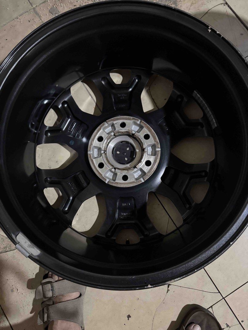 R20 2025 Everest mags (Category: Mags and Tires) located in Quezon City. Submitted by raner.kennel (Listing ID 1463216255, Image 3). Description: 2025 FORD Everest rim20 mags. Fresh na fresh. No scratches or bingkong. Scout Chuatoco, Quezon City viewing. 0917 8971949 faster response..