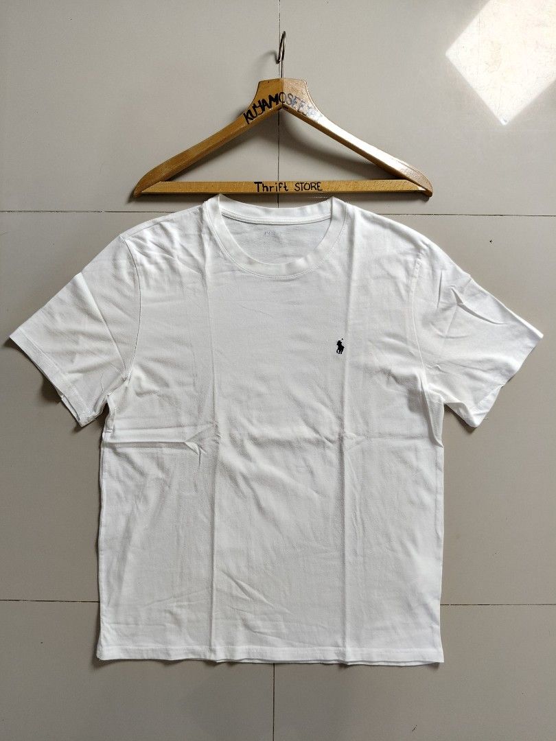 Ralph Lauren chest Logo pony (Category: Activewear) located in Ilagan. Submitted by goodsanddeals-a73c28 (Listing ID 1463164256, Image 1). Description: Excellent condition Width : 21 length : 27.5 Message me for more details 📩.