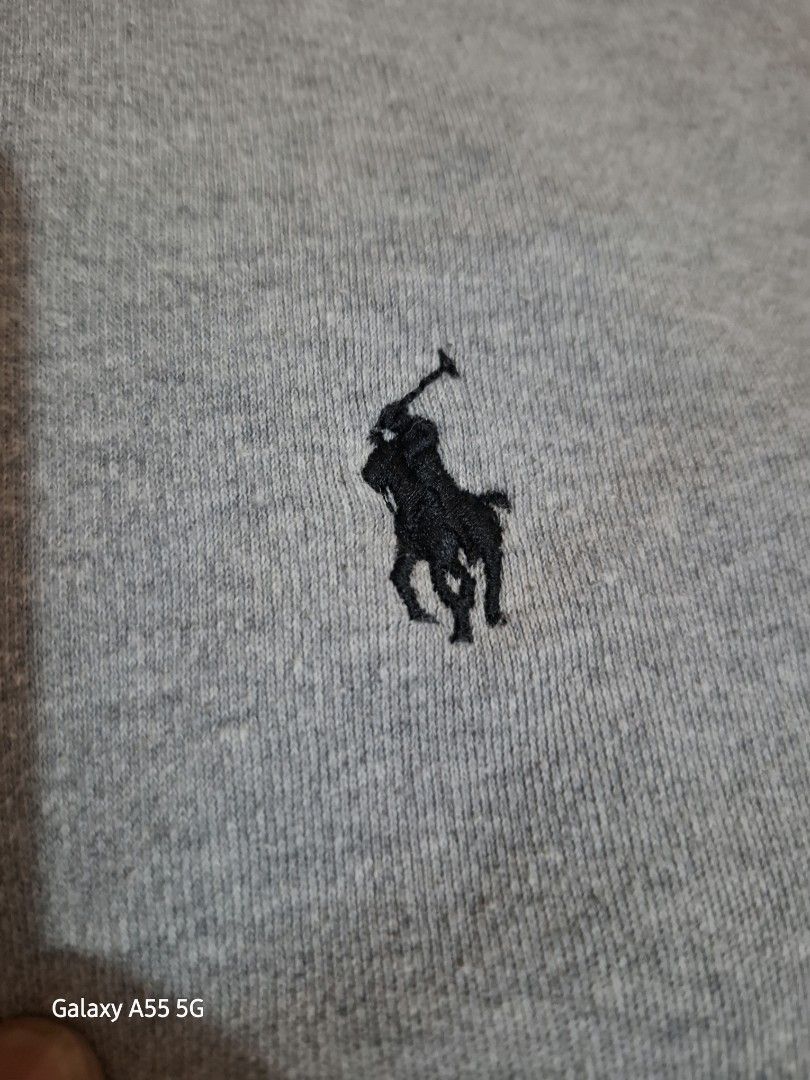 RALPH LAUREN LONGSLEEVE (Category: Coats, Jackets and Outerwear) located in Antipolo. Submitted by goldentiger-ac44 (Listing ID 1463263848, Image 2). Description: RALP LAUREN LONGSLEEVE SWEATSHIRT SIZE LARGE GOOD CONDITION ONLY SIGN OF USAGE PRICE 575 ANTIPOLO CITY LOCATION.
