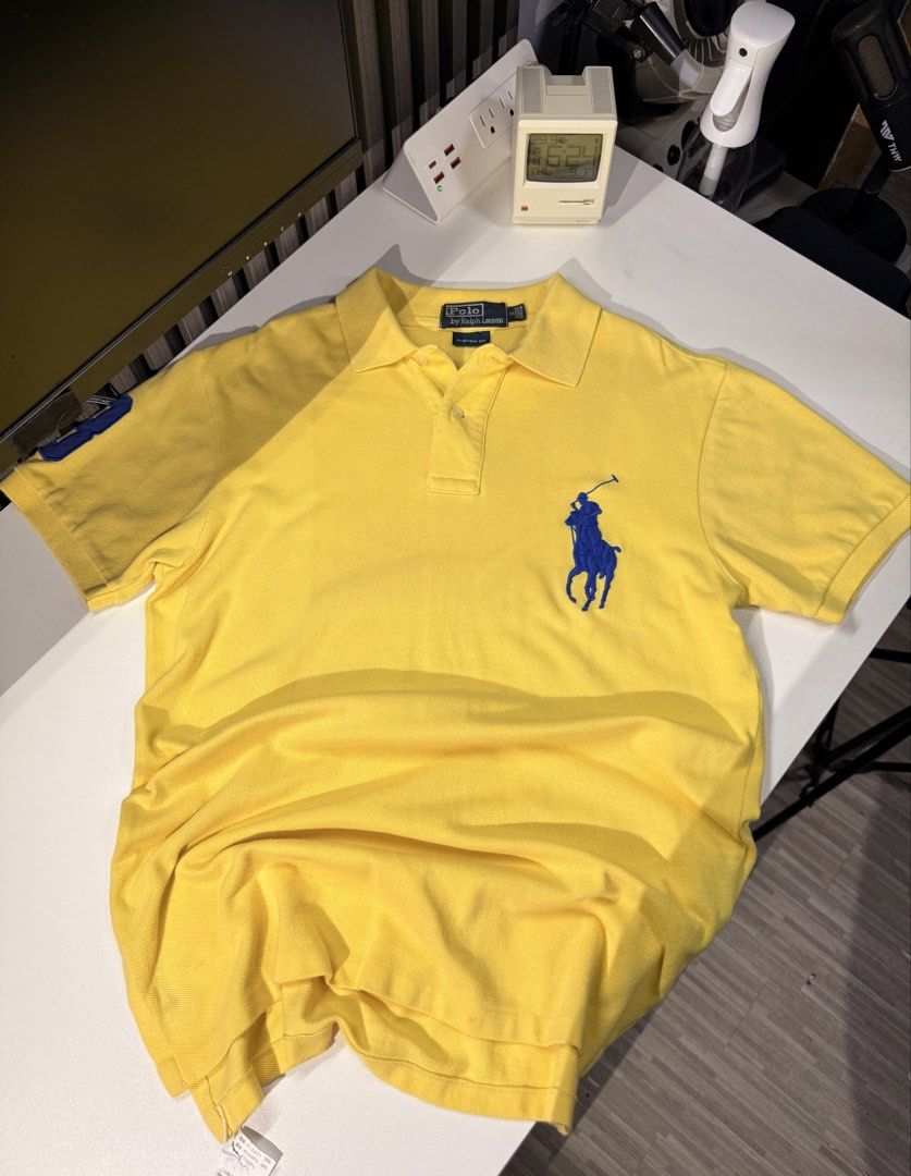 Ralph Lauren Poloshirt (Category: Activewear) located in Bulacan. Submitted by jomar_0705 (Listing ID 1463175646, Image 2). Description: Ralph Lauren Poloshirt Small on tag W20 L26 Excellent Yellow stain .