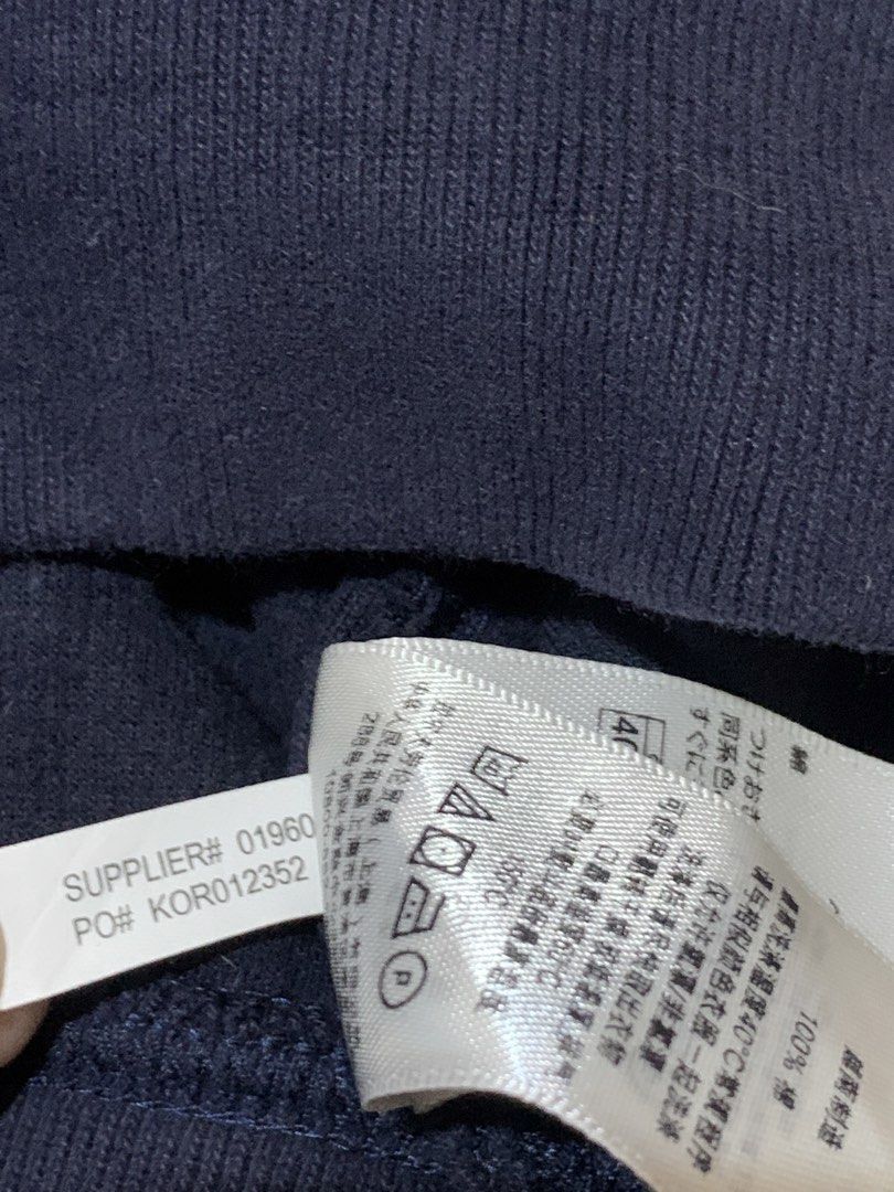 Ralph Lauren Shawl Sweater Size Mdeiun (Category: Luxury Apparel) located in Zamboanga. Submitted by totsthrifted (Listing ID 1463292985, Image 3). Description: EXCELLENT CONDITION NO ISSUE SIZE: MEDIUM DIMES: See the last 2pic 1,300 or best offer Pm📩.