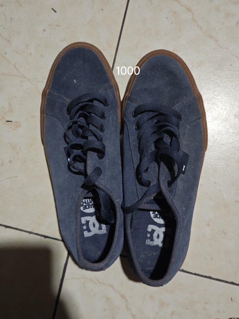 Random shoes (Category: Sneakers) located in Makati City. Submitted by royalshark_19d4e9 (Listing ID 1463217750, Image 3). Description: Selling random shoes, used and has some signs of wear but definitely still usable and all are authentic. Prices are negotiable just pm me. RFS change of sports hobbies need additional funds for a better running shoes Nike GT Jump 2 - **2000** Size 8 US Used but still in good condition Way of Wade Fission 9 - **20