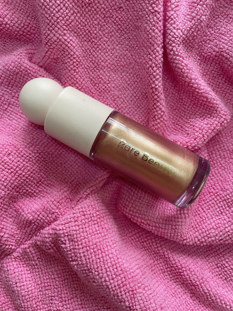 Rare Beauty Liquid Luminizer Highlighter in Flaunt (Category: Makeup) located in Quezon City. Submitted by gems4sale (Listing ID 1463148023, Image 1). Description: As is All makeup are sanitized I always care for my products RFS: Decluttering too much makeup items.