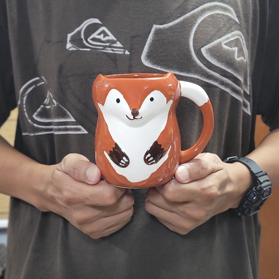 Rare Sculpted Fox Ceramic Novelty Mug! (Category: Coffee & Tea Tableware) located in Pasig City. Submitted by hoa_japan_surplus_32023 (Listing ID 1463230042, Image 1). Description: 5x4.5 inches, approx. 🗣Note: With a minor factory glaze line near the handle. ❌️NON-COD ✅️ PAYMENT FIRST POLICY ✅️ FIRST TO PAY _____________________________________________ ‼️SHIPPING OPTION‼️ 📌Flash Express, J&T, Gogo Express, Lalamove or Personal Pick-up Location: